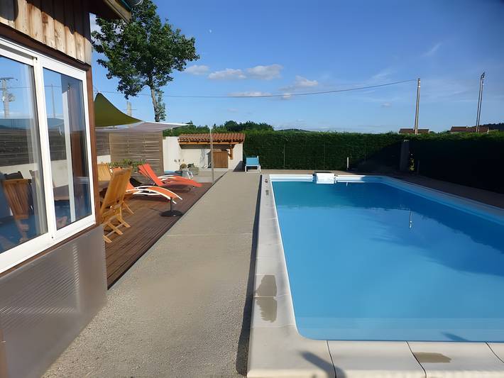 Gîte La Régordane – Ferme rénovée avec vue montagne, piscine et spa à Solignac-sur-Loire in Solignac-sur-Loire, Haute-Loire