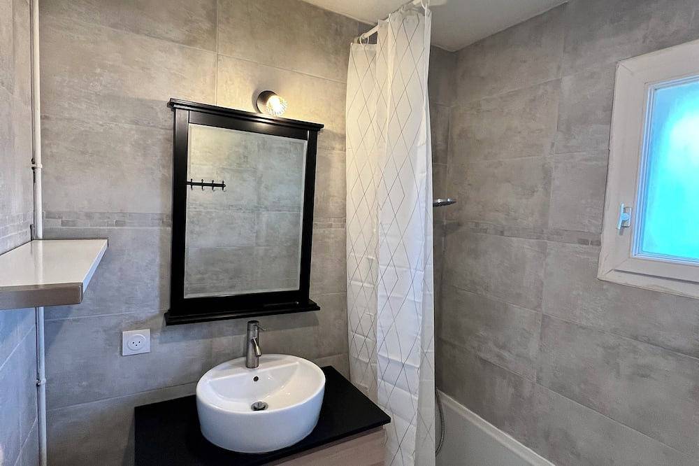 Entire apartment, Apartment 6 people close Bordeaux in Talence, Bordeaux region