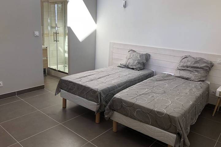 Gîte pour 6 personnes, avec jardin et terrasse à Barjac - 4