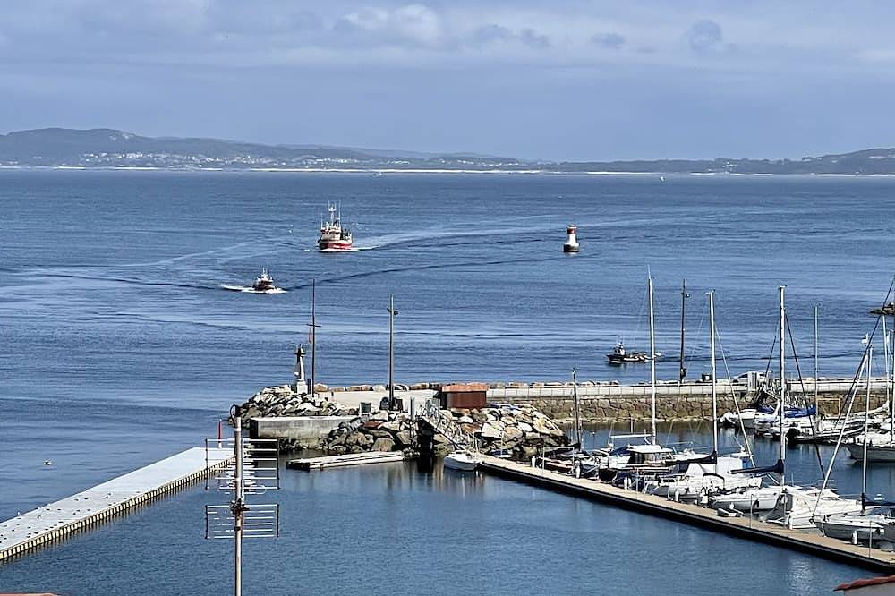 Playa y ciudad in Riveira, Rias Baixas
