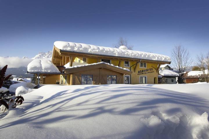 Appartement voor 8 personen, met sauna en balkon in St. Johann in Tirol