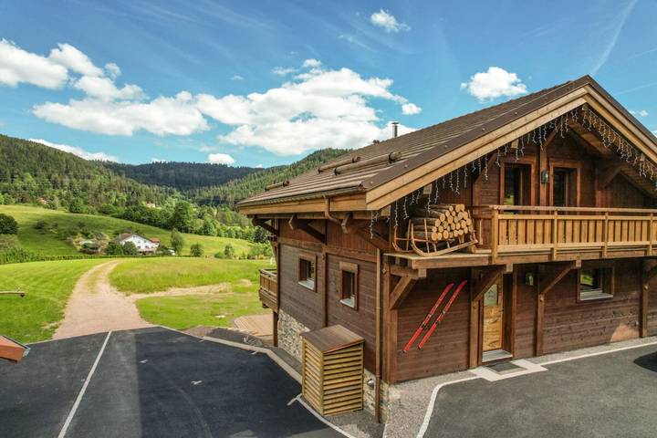 Chalet pour 12 personnes, avec Balcon ainsi que Jacuzzi et Sauna à Gérardmer - 4