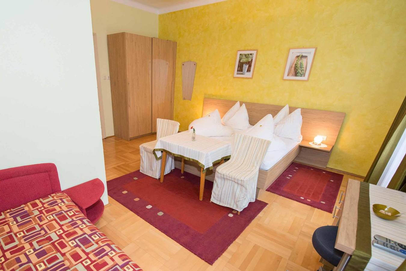 Ganze Ferienwohnung, Zimmer "Magnolie" in Gailtaler Alpen, Greifenburg