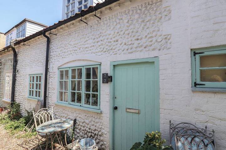 Cottage for 5 people, with garden, with pets in Blakeney