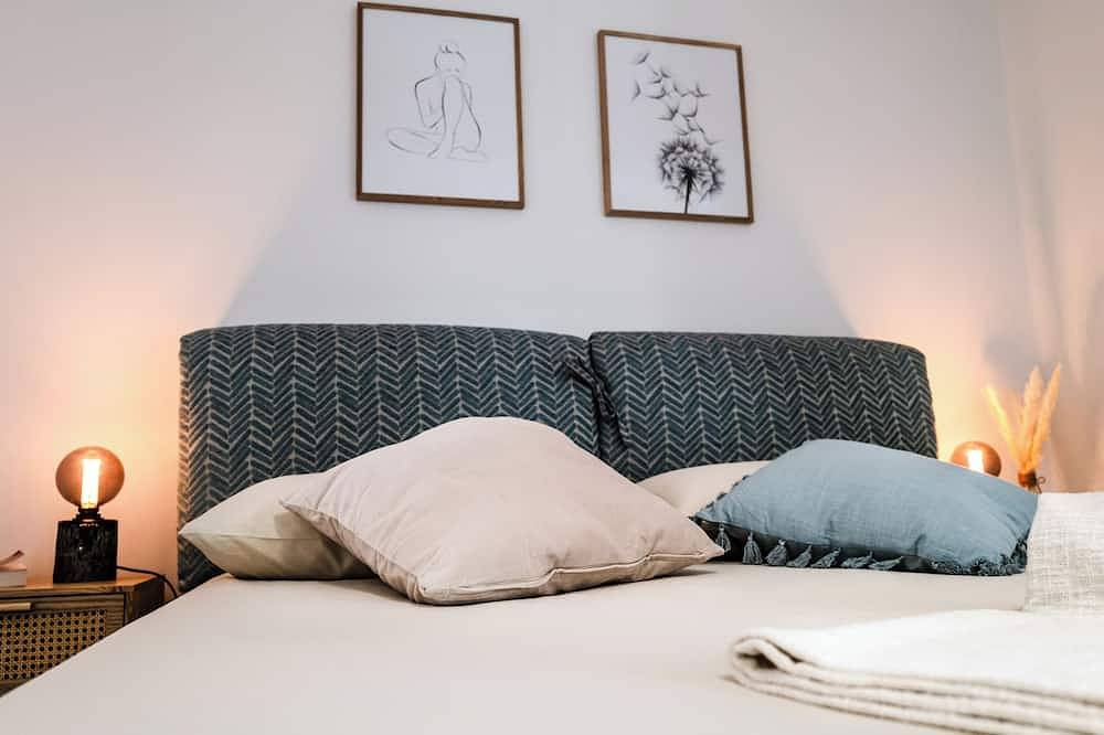 Entire apartment, Exclusive apartment with sea view, two bedrooms and private parking space. in Capo d'Orlando, Messina Province