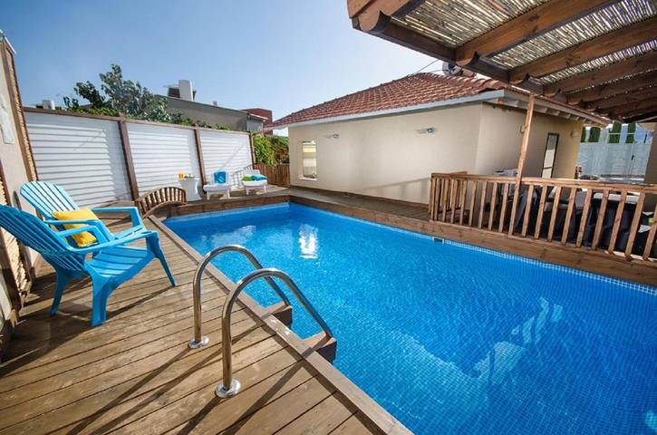 Chambre d’hôte pour 16 personnes, avec jardin et jacuzzi ainsi que piscine et sauna - 1