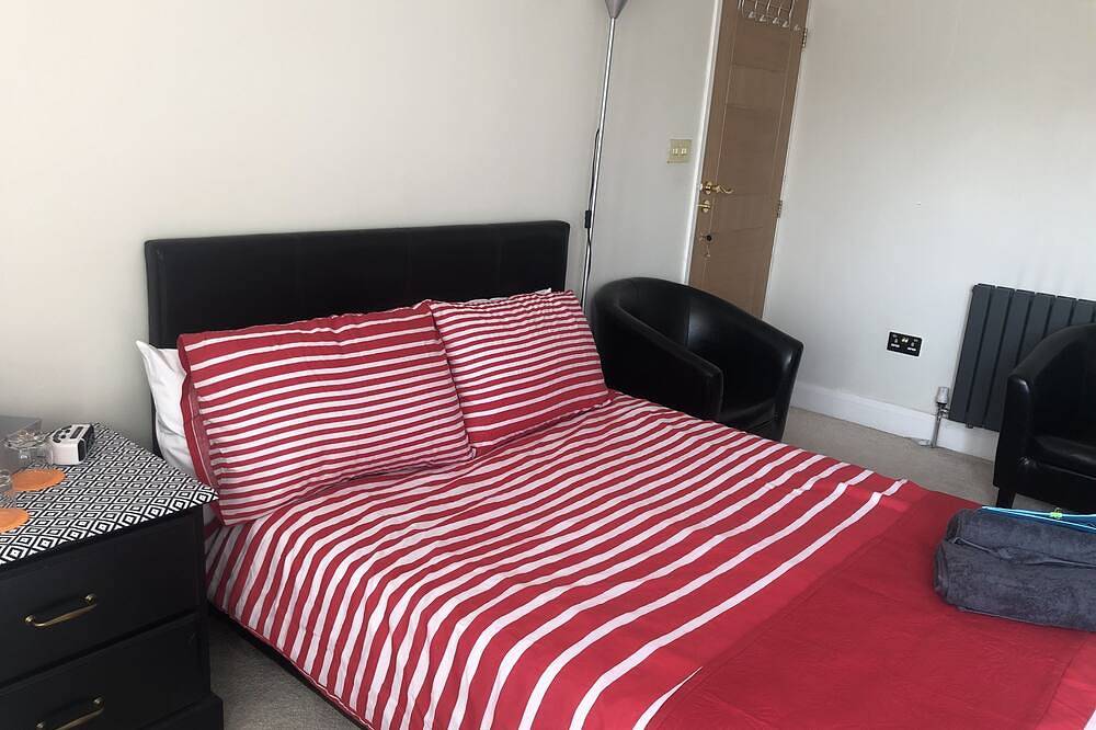Close to Birmingham airport, Nec, Train Station, City Centre Restaurants Shops   in Solihull, Birmingham e dintorni