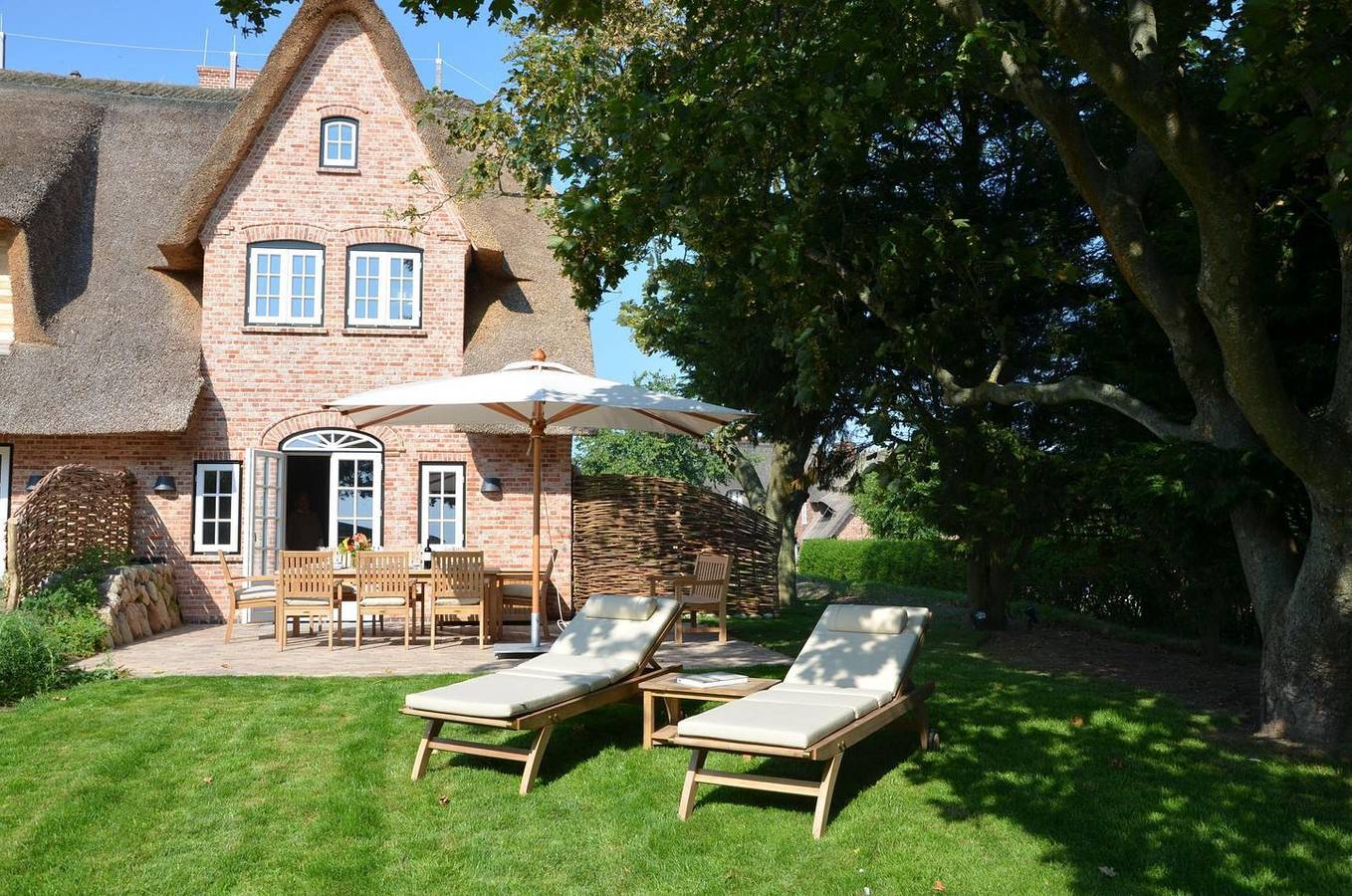 Doppelhaushälfte unter Reet mit toller Wohnküche, Kamin und Sauna in Morsum in Sylt-Ost, Sylt (Gemeinde)