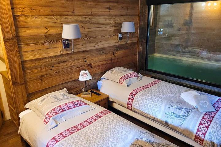 Chalet de prestige 18 personnes piscine jacuzzi sauna in Vars (station de ski), Vars