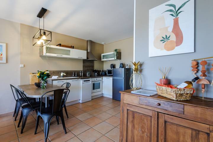 Location de vacances pour 4 personnes, avec terrasse ainsi que jardin et piscine à Gordes - 3