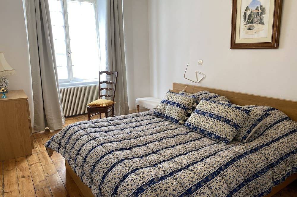 At Home... at Chez vous in the 15th-16th century Chanoinerie in Brioude, Macizo Central