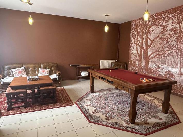Maison de campagne pour 36 personnes, avec Terrasse et Jardin dans Louchy-Montfand