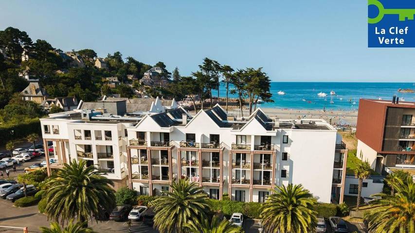 Appart’hôtel pour 4 personnes, avec jardin ainsi que piscine et terrasse, animaux acceptés