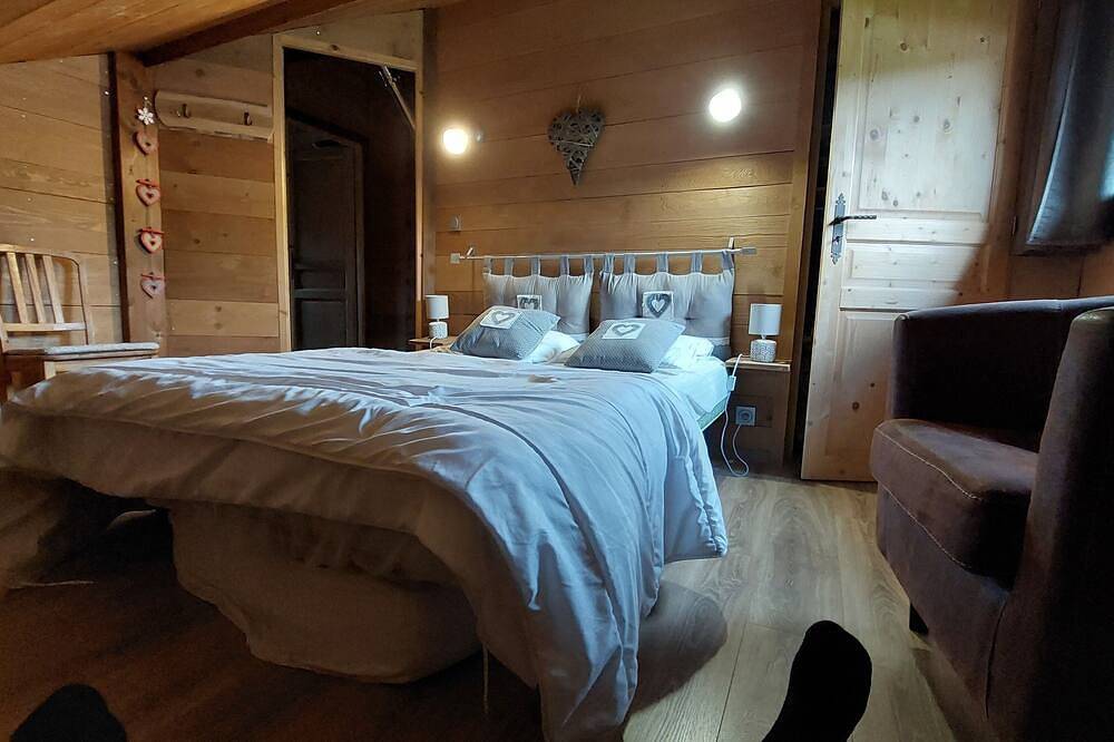 Haut jura semi-detached chalet in lamoura at the foot of the cross-country ski trails in Lamoura, Parc naturel régional du Haut-Jura