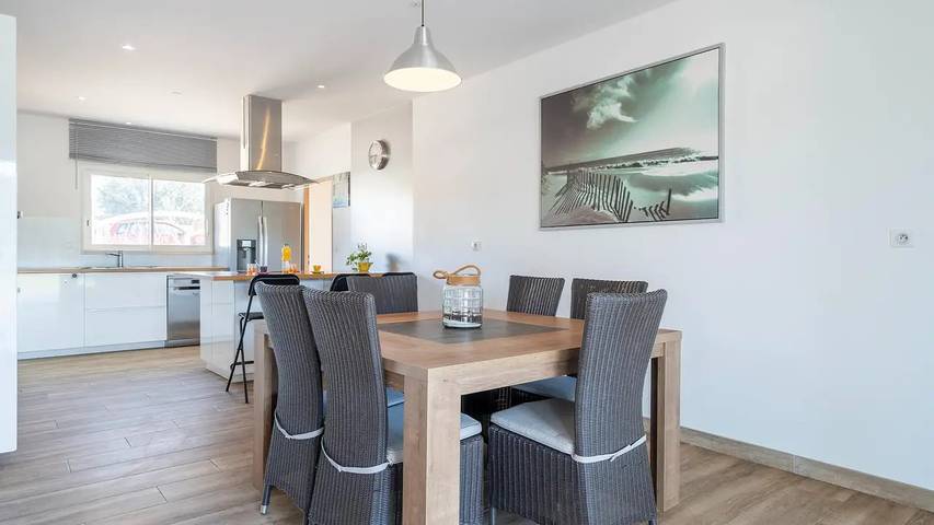 Location de vacances pour 9 personnes, avec Terrasse ainsi que Jardin et Piscine à Cessenon-sur-Orb - 3