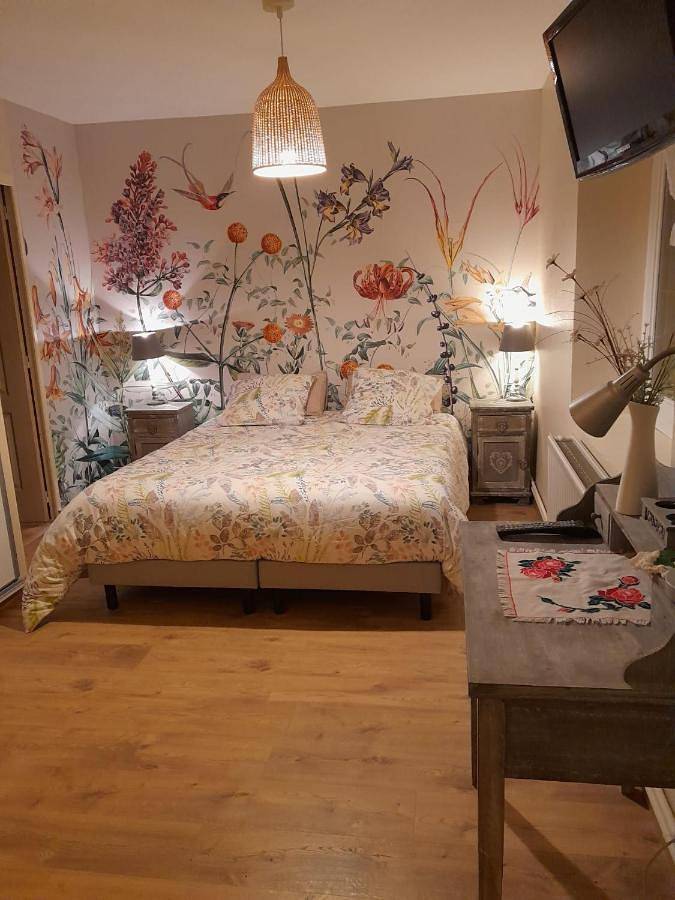 Chambre d’hôte pour 2 personnes, avec Balcon et Terrasse ainsi que Jacuzzi et Sauna