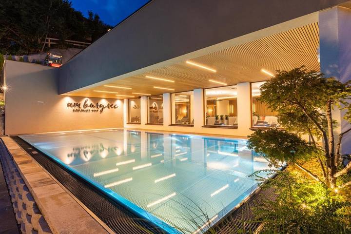 Ferienwohnung für 4 Personen, mit Balkon und Terrasse sowie Garten und Kinderpool