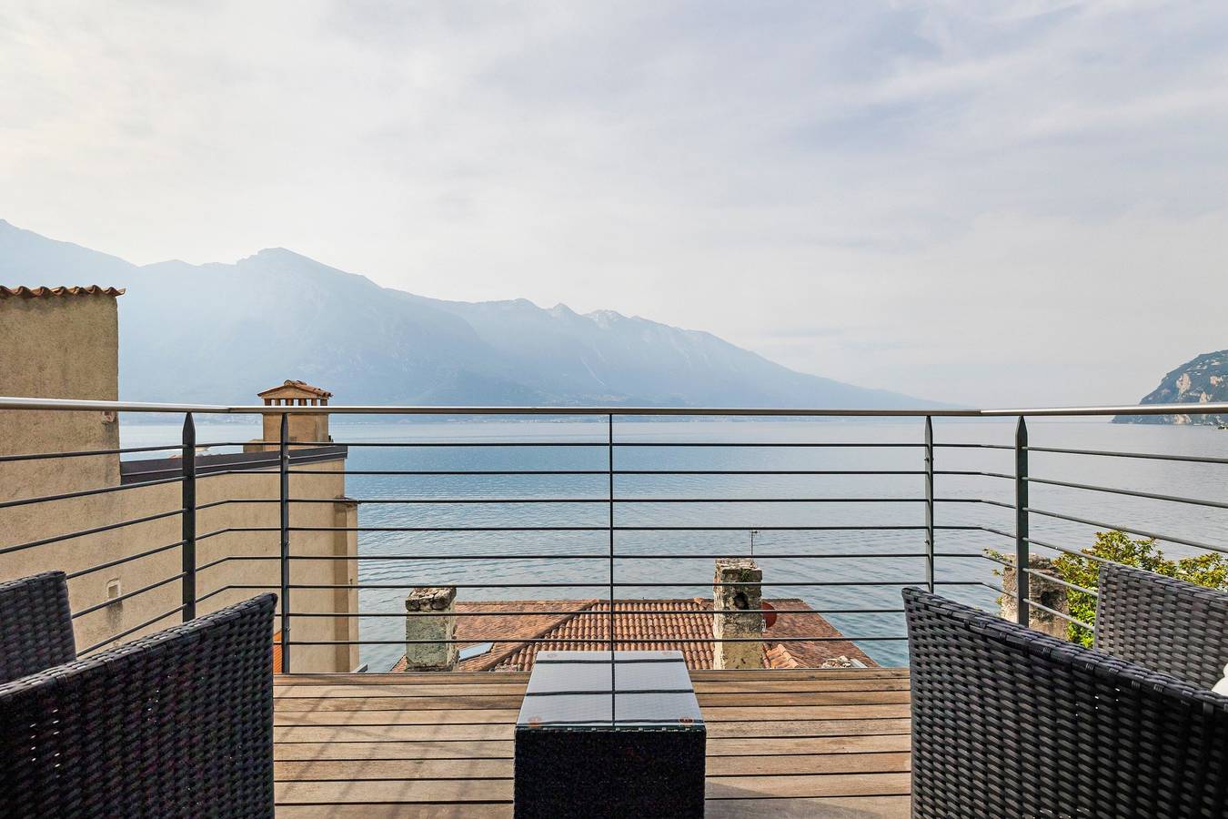 Ganze Wohnung, Ferienwohnung 'Alba' mit Seeblick, Wlan und Klimaanlage in Limone sul Garda, Gardasee-Berge