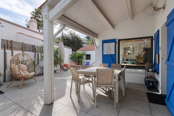 Maison familiale avec accès direct plage, proche Bois des Eloux, terrasse, jardin et Wi-Fi in La Guérinière, Noirmoutier