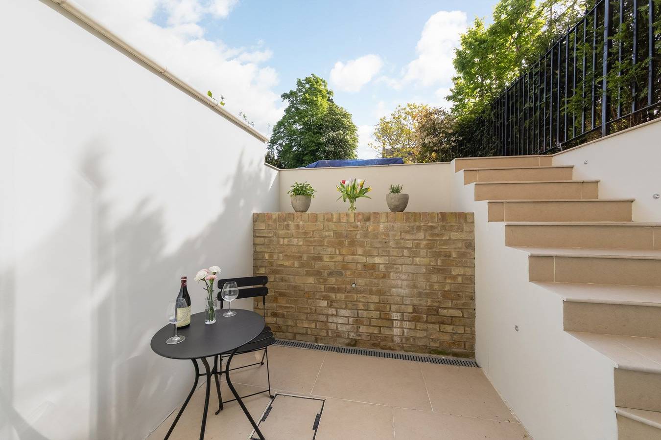 Entire holiday apartment, Central Oxford Studio 101 with Parking in Oxford, Oxfordshire