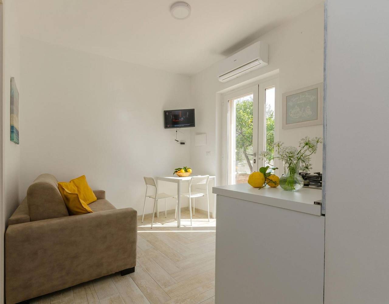 Entire apartment, Apartment 'Le Case Di Chri' with Wi-Fi and Air Conditioning in Mattinata, Gargano