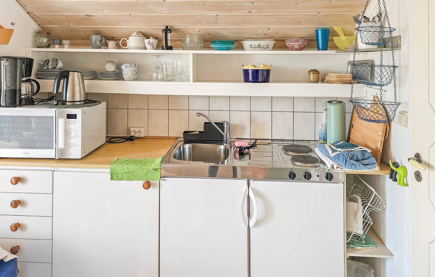 Hel ferieleilighet, Ferieleilighet for 2 personer med hage in Lillesand 