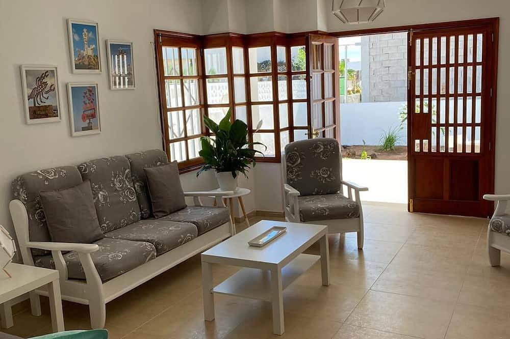Apartamento entero, Apartamento recién reformado a 100m de la playa in Puerto del Carmen, Tías