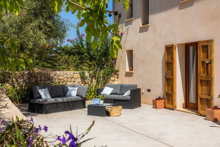Luxurious Finca on Large Estate with Mountain View, Pool, Wi-Fi and Terrace; Parking available in Capdepera, East Majorca