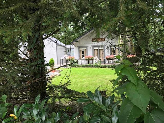 Chalet pour 6 personnes, avec Terrasse ainsi que Jardin et Vue dans Bomal