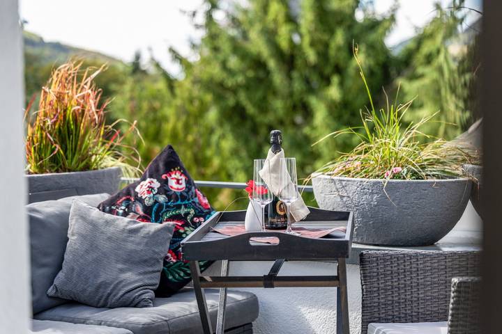 Appartement entier, Appartement « Zuhause Auf Zeit » : vue montagne, terrasse privée et Wi-Fi in Albstadt, Neckar-Alb