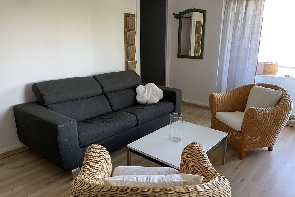 Helle 2.5 Zimmerwohnung mit Terrasse und Garten in Leysin, Alpes Vaudoises