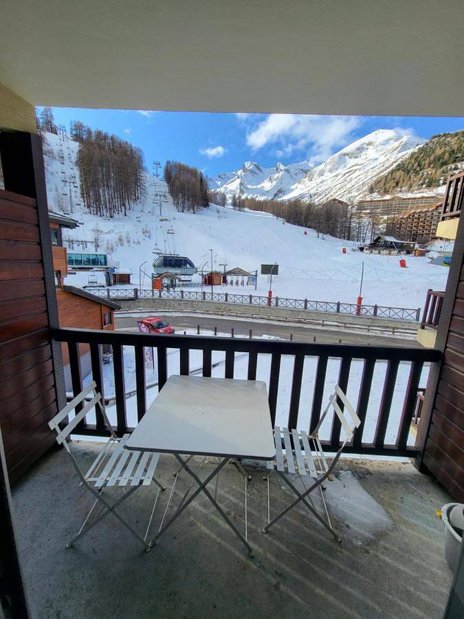 Gîte pour 4 personnes, avec terrasse et vue dans Cinéma L'Aiguille - 3
