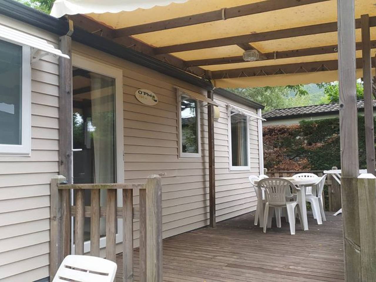 Mobil-home confortable avec piscine, WiFi et cuisine - 1km de Saint-Maime in Saint-Maime, Parc naturel régional du Luberon