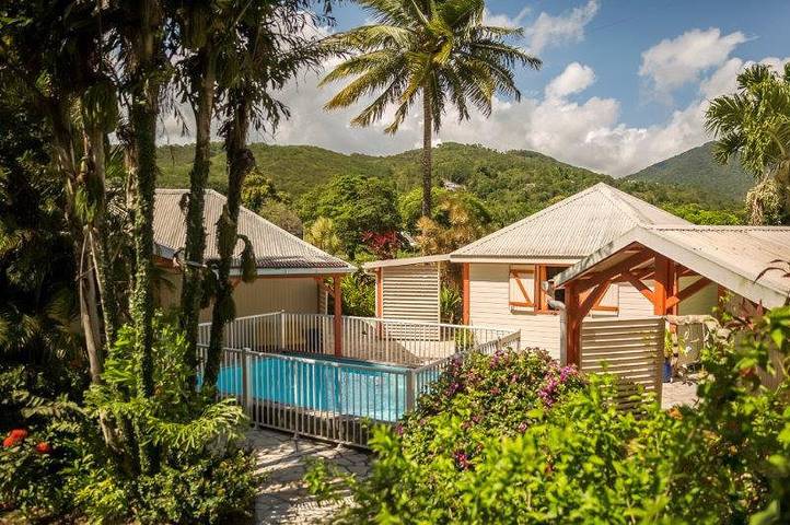 Gîte pour 6 personnes, avec terrasse ainsi que jardin et piscine, animaux acceptés