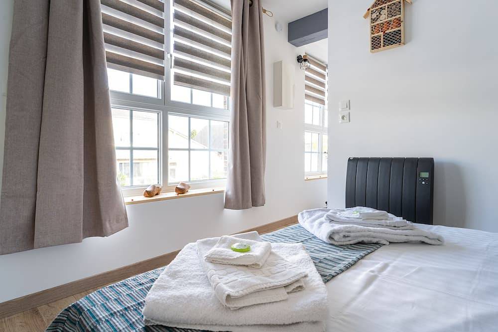 Apartamento entero, Apartamento-Romántico-Baño privado con ducha in Louviers, Región de Les Andelys