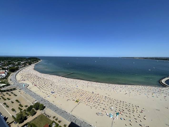 Ferienwohnung für 4 Personen, mit Balkon und Pool sowie Sauna und Ausblick in Travemünder Woche