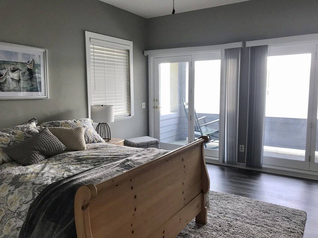 Lakefront house in the town of Bolton right on the water with private dock space in Bolton Landing, Adirondack Mountains