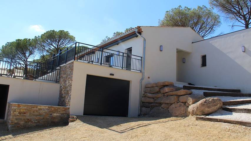 Villa pour 8 personnes, avec jardin ainsi que terrasse et piscine à Vidauban