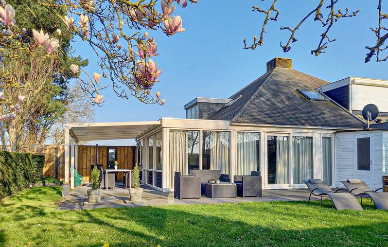 Ferienhaus für 6 Personen, mit Terrasse und Garten - 1