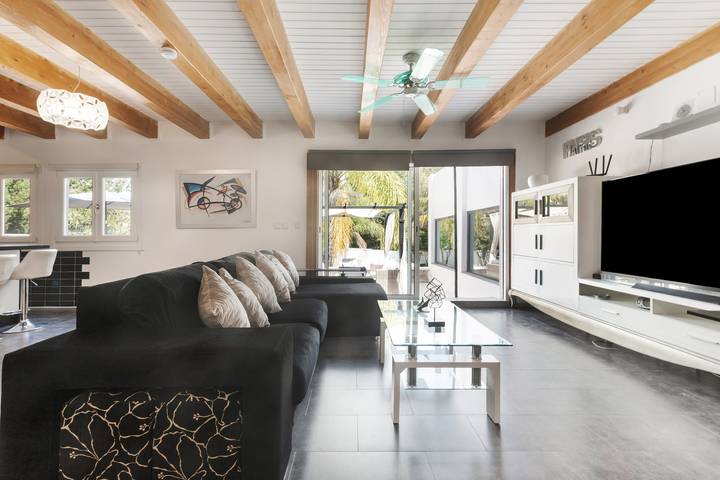 Ferienhaus 'Palmera' mit Bergblick, WLAN und Klimaanlage in Pinos de Alhaurín, Alhaurín de la Torre