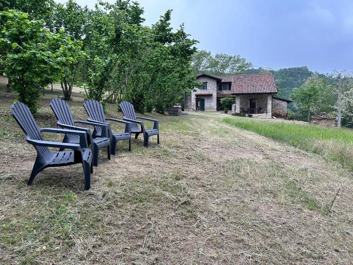 Location de vacances pour 10 personnes, avec piscine ainsi que jardin et vue, animaux acceptés à Monastero Bormida - 3