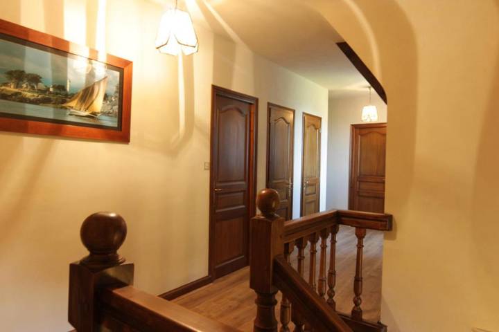 Location de vacances pour 2 personnes, avec terrasse ainsi que jardin et vue à Rospez - 4