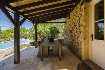 Cottage pour 4 personnes, avec balcon et jardin à Urval
