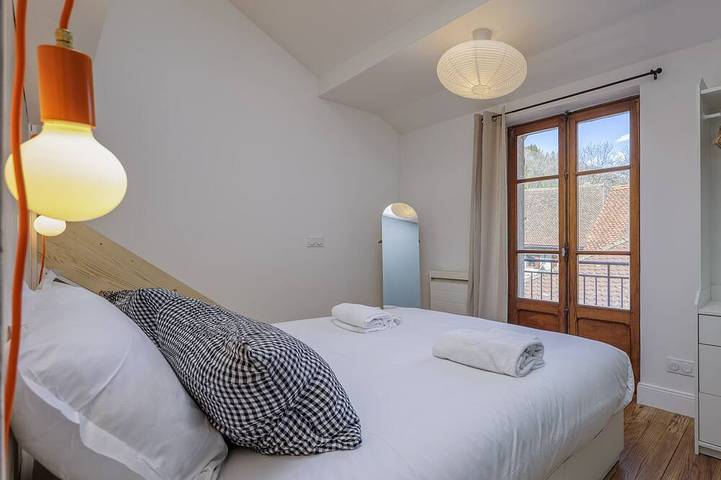 Les Volets Bleus – Charming Village House in Menthon-Saint-Bernard, Annecy und Umgebung