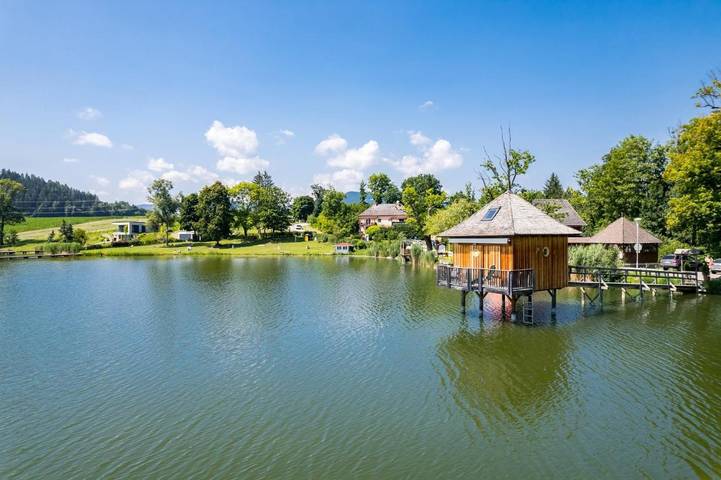Ferienwohnung für 4 Personen, mit Balkon und Terrasse sowie Garten und Seeblick