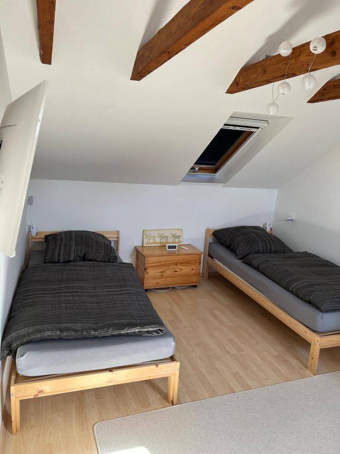 Gîte pour 3 personnes, avec sauna ainsi que jardin et vue