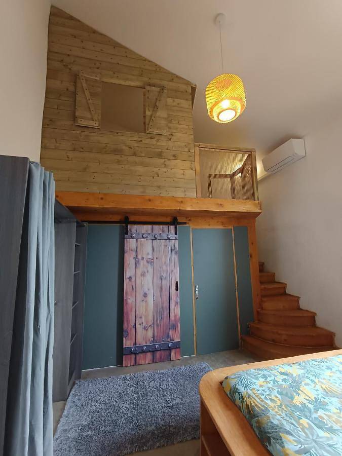 Chambre d’hôte pour 2 personnes, avec piscine ainsi que vue et jardin à Vauvert - 4