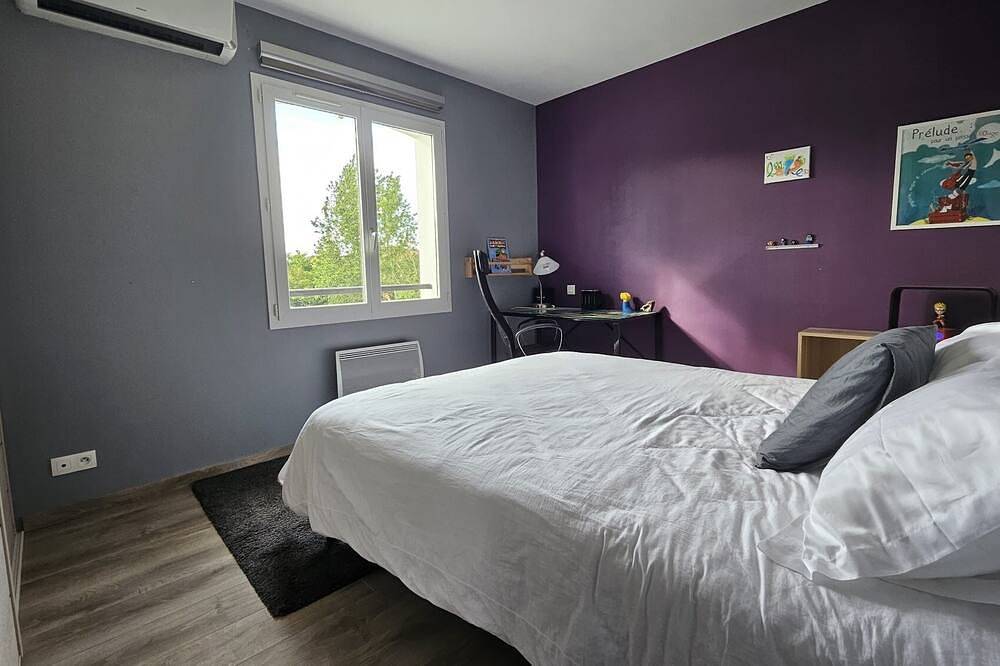 Villa with pool in Toulouse - 5 bedrooms, garden, 10 travellers in Cugnaux, Toulouse region