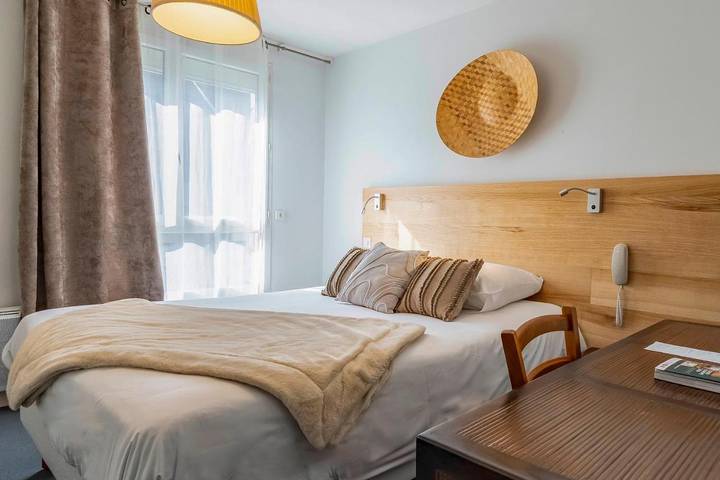 Hôtel pour 2 personnes, avec sauna ainsi que jacuzzi et jardin, animaux acceptés à Baud (mesure) - 4