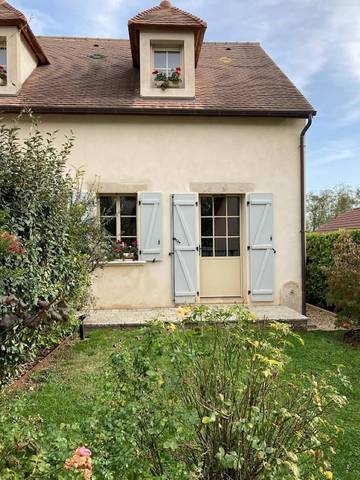 Gîte pour 2 personnes, avec terrasse et jardin à Chivres